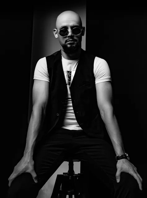 Oleksandr Larin — Model Portfolio
