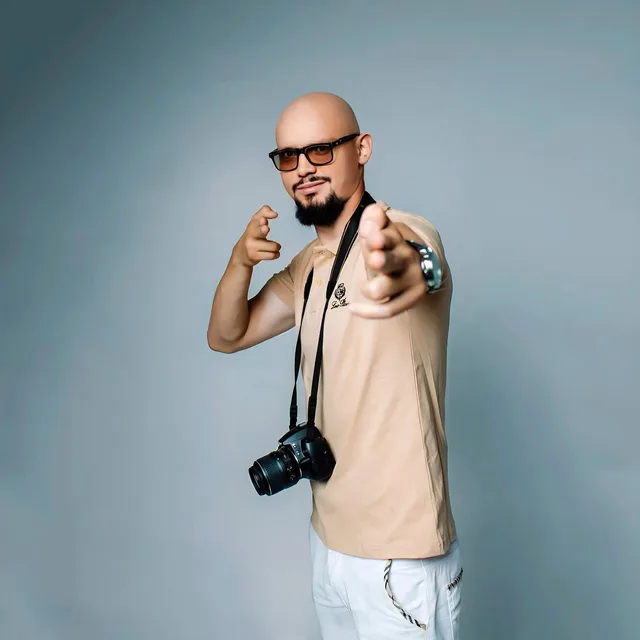 Oleksandr Larin — Model Portfolio
